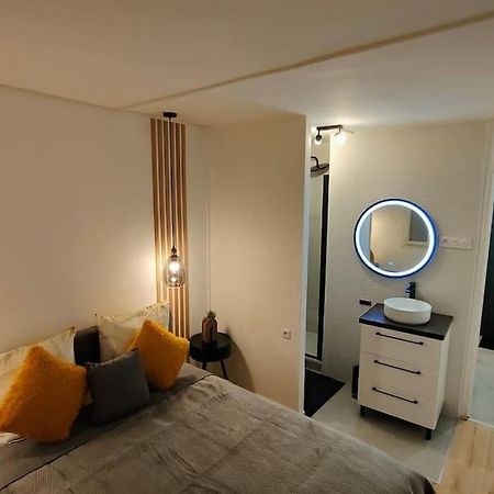 Joli Appartement Au Pied Du Tramway Bezons Exterior foto