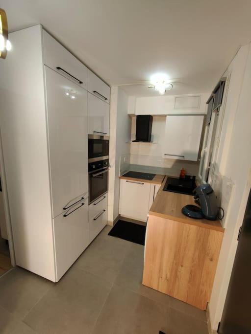 Joli Appartement Au Pied Du Tramway Bezons Exterior foto